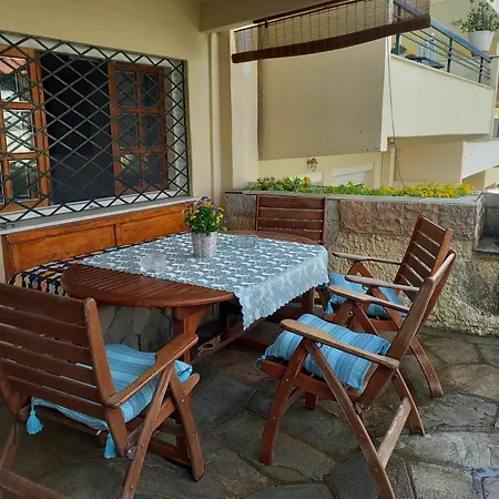 κοντά στην κλινική αγ λουκα Apartamento Tesalónica